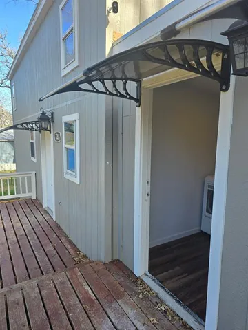 a view of utility room