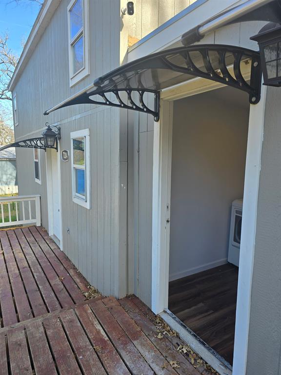 7202 Base Street, Unit B Azle, TX 76020 - Photo 12 of 17 Laundry entry