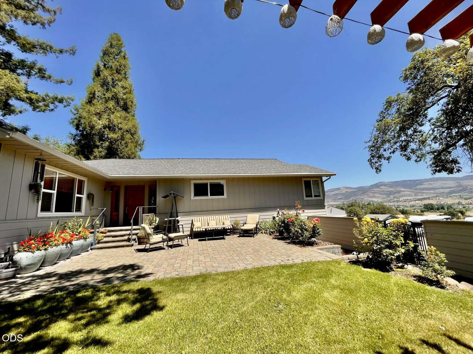 6085 Adams Road Talent, OR 97540 - Photo 18 of 40
