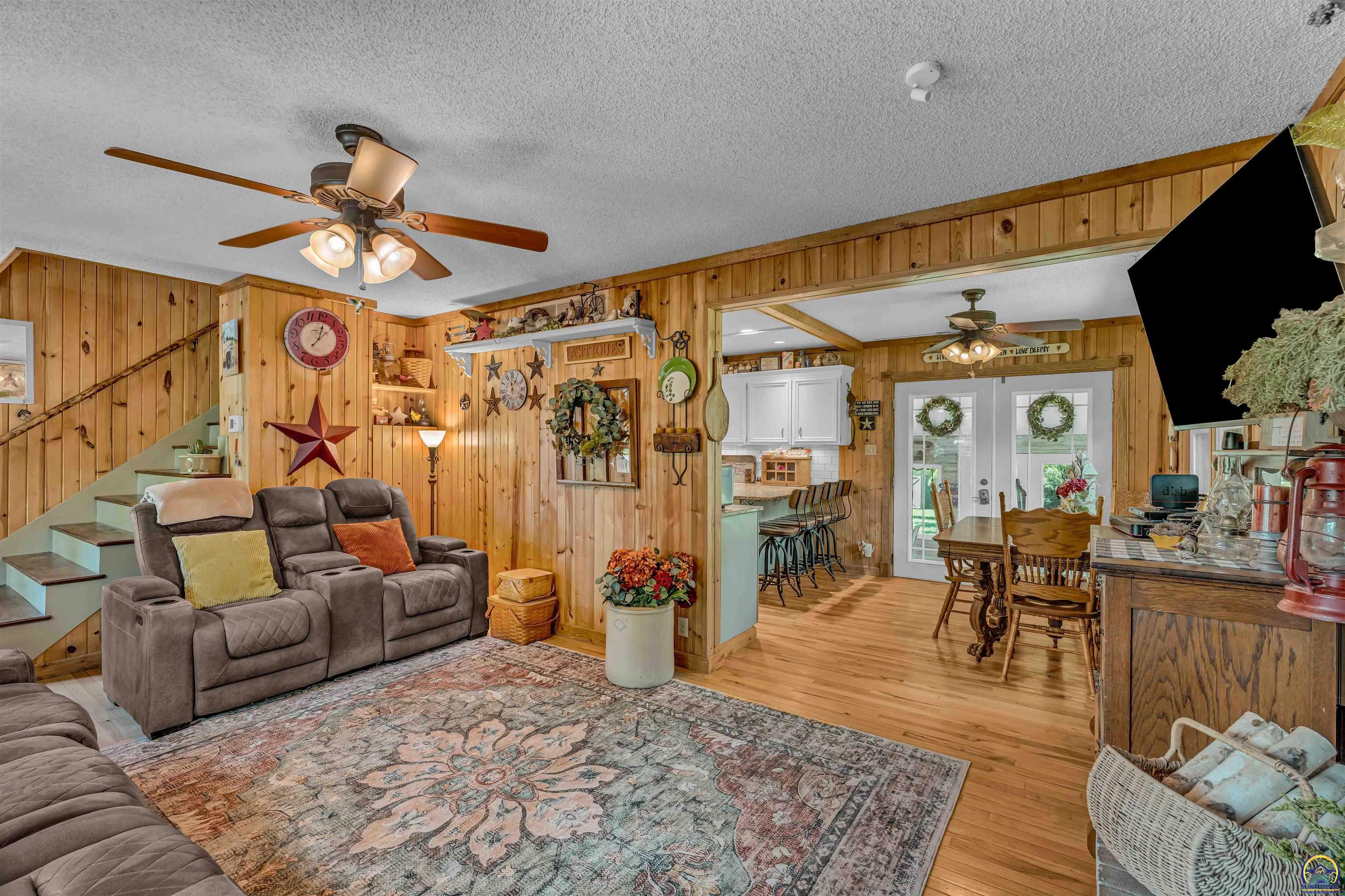 8441 Southwest Valencia Road Auburn, KS 66402 - Photo 13 of 72