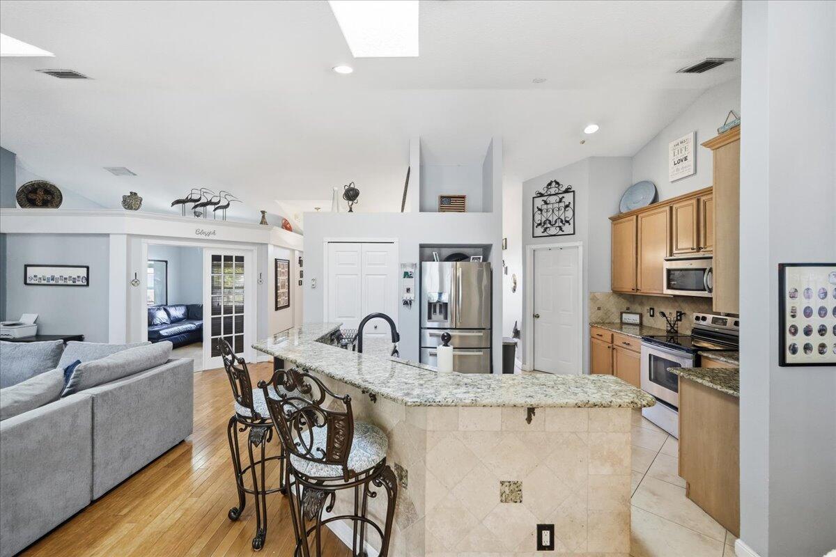 414 Southeast Cork Road Port St. Lucie, FL 34984 - Photo 8 of 38 47-DSC7633