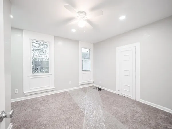 $284,900 | 630 East Water Street, Mount Vernon, IN 47620