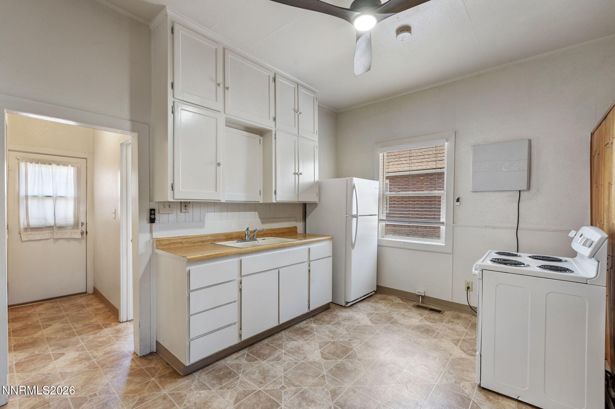 128 Keystone Avenue Reno, NV 89503 - Photo 10 of 34 6-web-or-mls-DSC09976