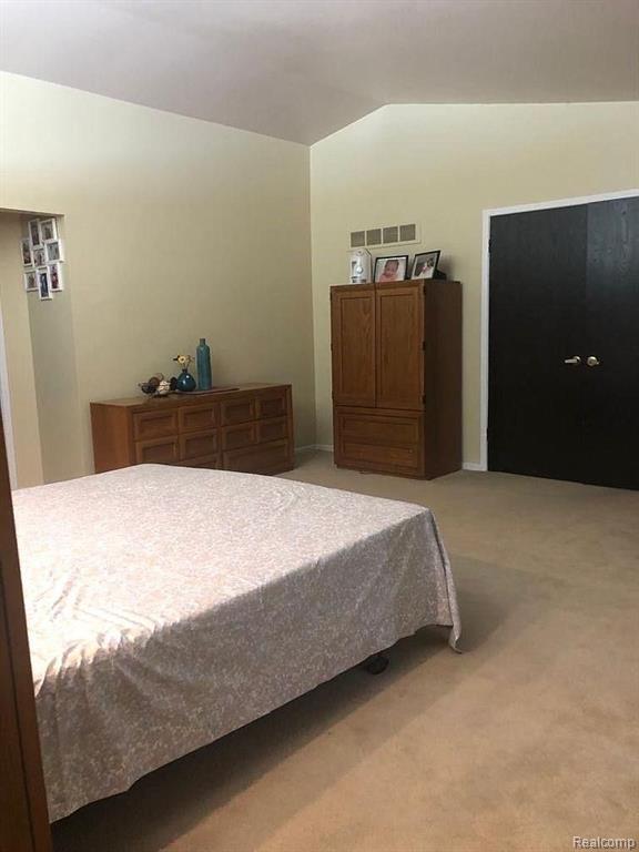 28840 Nottoway Farmington, MI 48331 - Photo 17 of 24