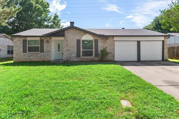 $2,290 | 3714 Lasalle Drive, Arlington, TX 76016