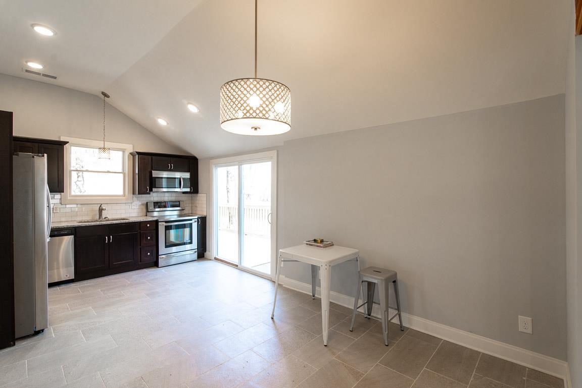 2520 New Hope Road Hendersonville, TN 37075 - Photo 4 of 20 Huge eat in kitchen