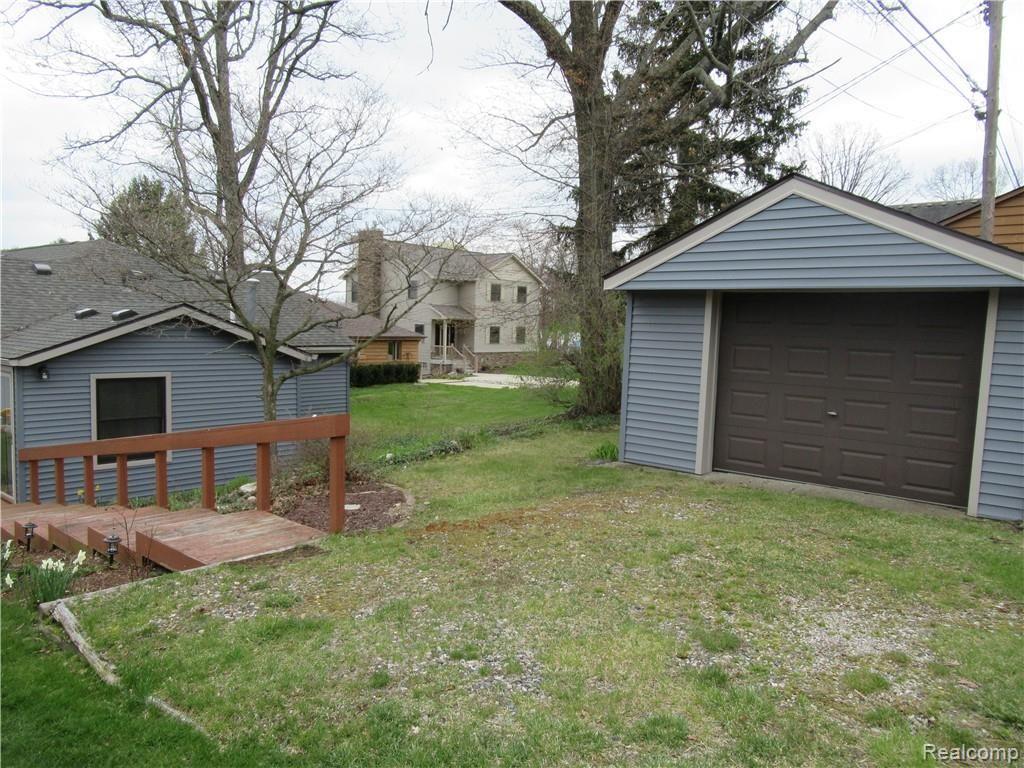 5882 Bullard Road Fenton, MI 48430 - Photo 13 of 32 IMG_5543.JPG