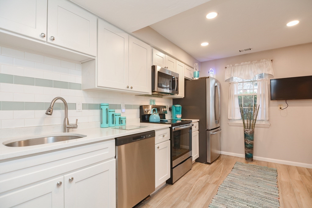 105 Erin Road, Unit 105 Stoughton, MA 02072 - Photo 8 of 42 Gallery Image 8