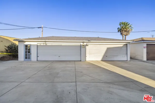 $2,400 | 5324 Vantage Avenue, Unit 4, Valley Village, CA 91607