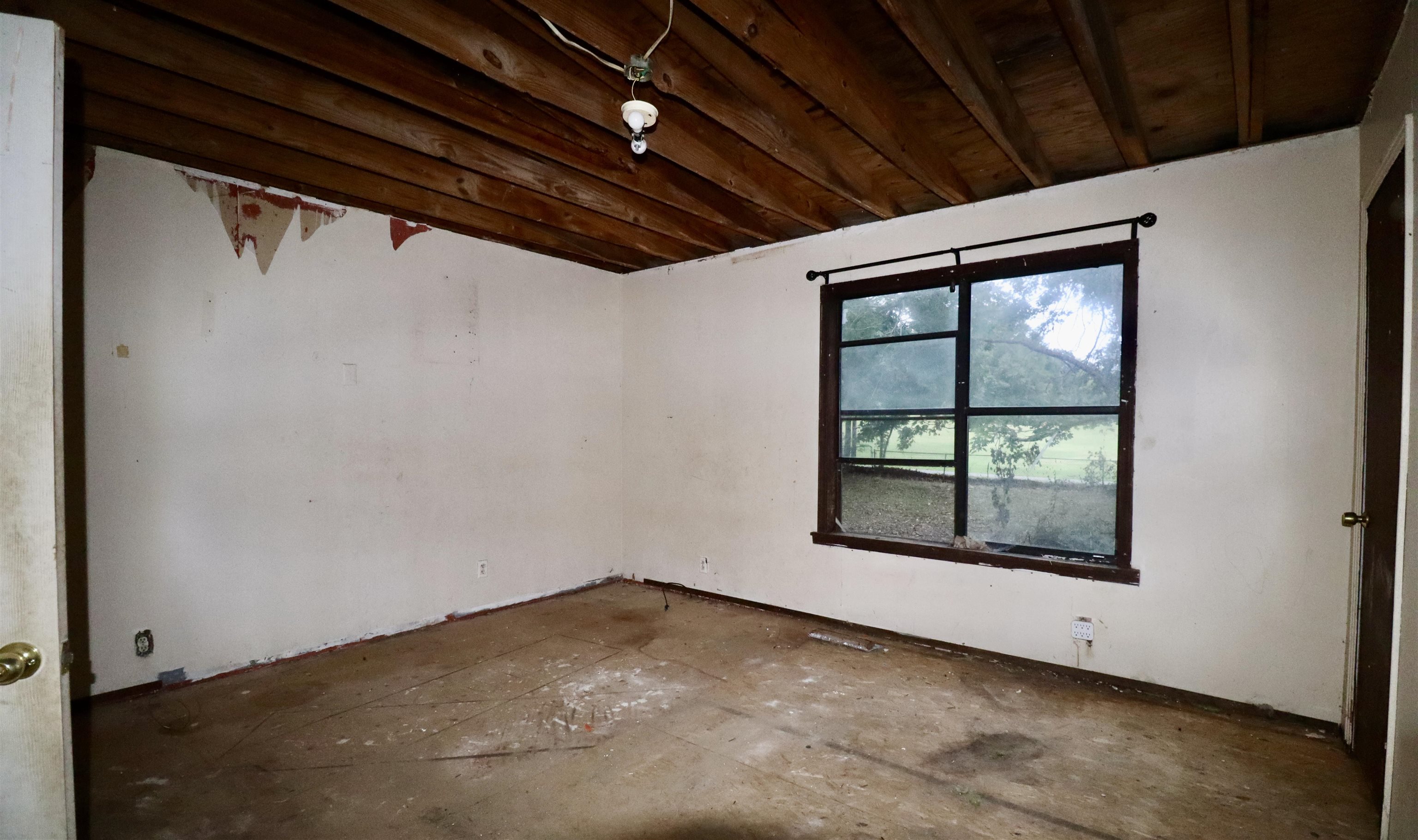 224 Kellar Avenue Ripley, TN 38063 - Photo 11 of 26 a view of a room with a large window