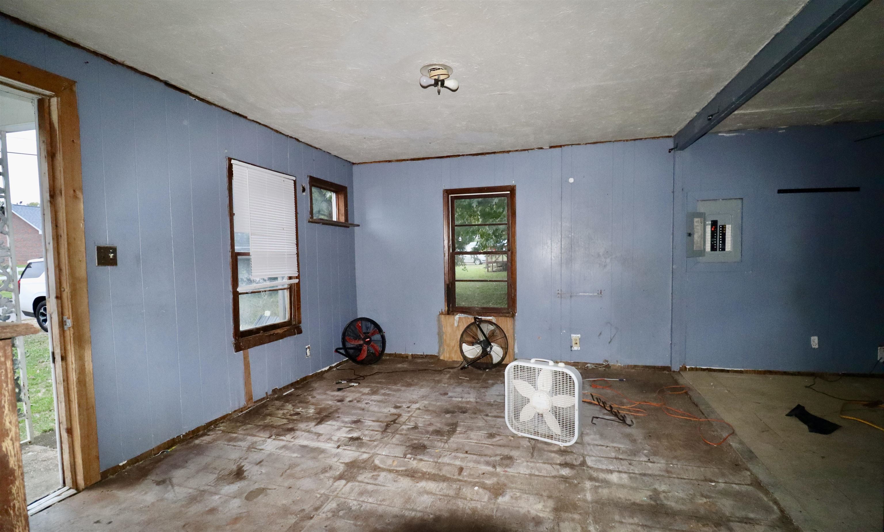 224 Kellar Avenue Ripley, TN 38063 - Photo 9 of 26 a view of a livingroom with windows