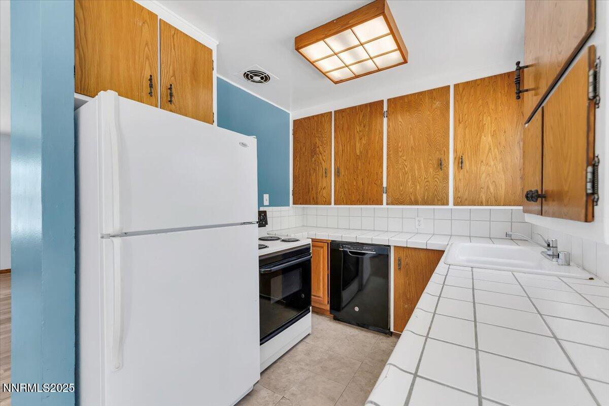 1765 Harold Drive Reno, NV 89503 - Photo 11 of 22 Kitchen3