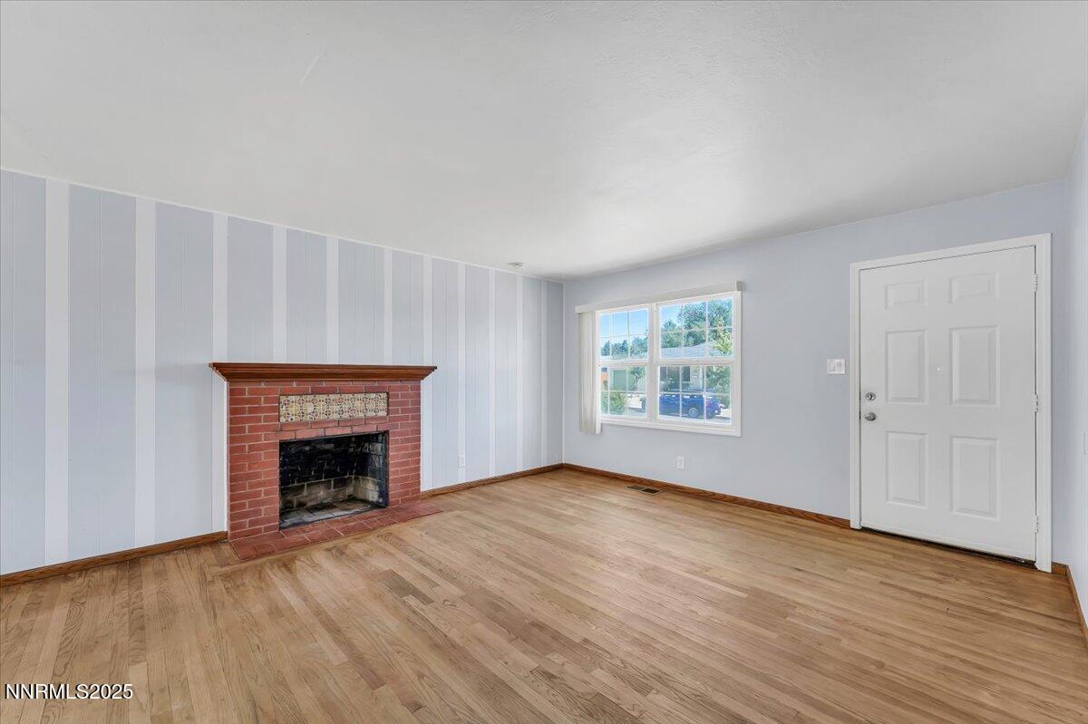 1765 Harold Drive Reno, NV 89503 - Photo 6 of 22 Living1