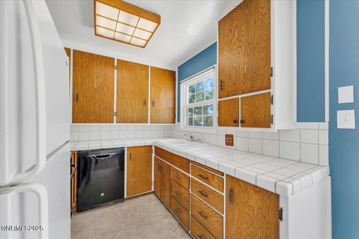 1765 Harold Drive Reno, NV 89503 - Photo 9 of 22 Kitchen