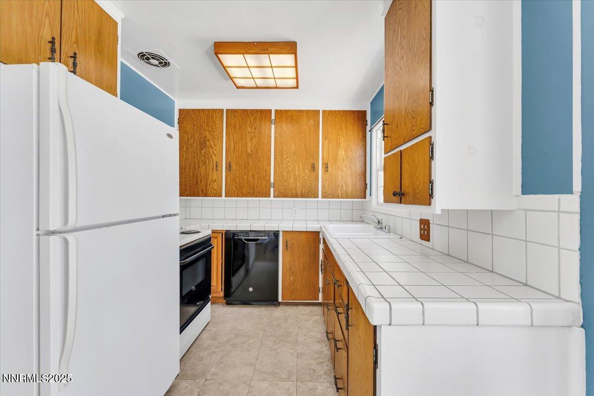 1765 Harold Drive Reno, NV 89503 - Photo 10 of 22 Kitchen2