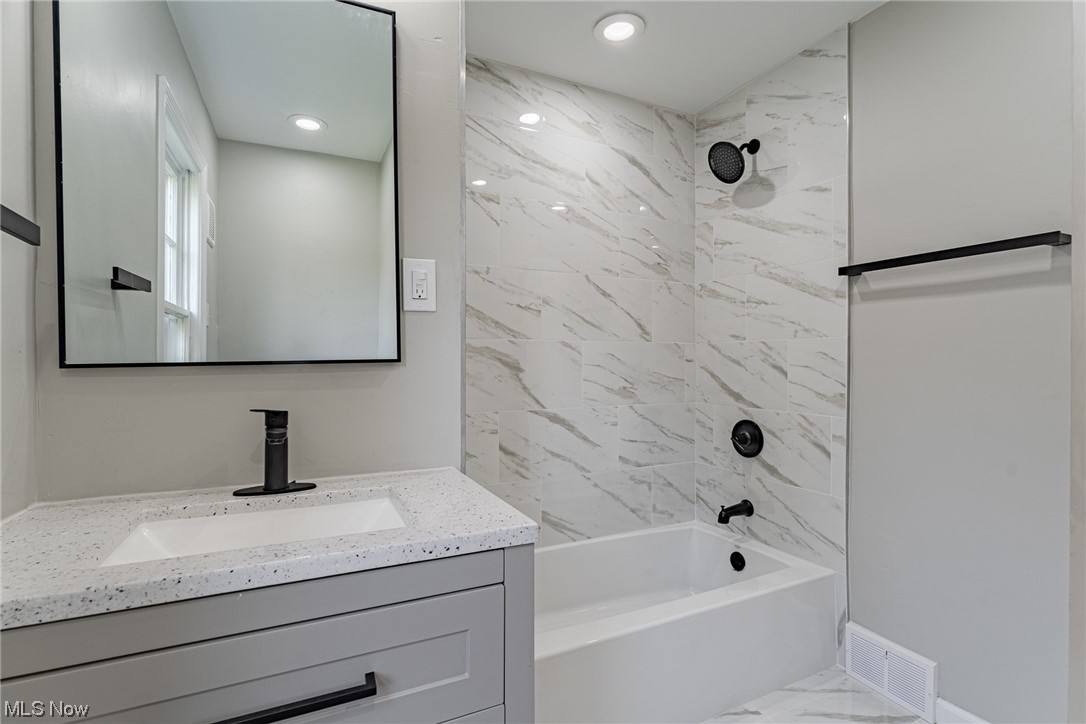 3390 Seaton Road Cleveland, OH 44118 - Photo 20 of 32