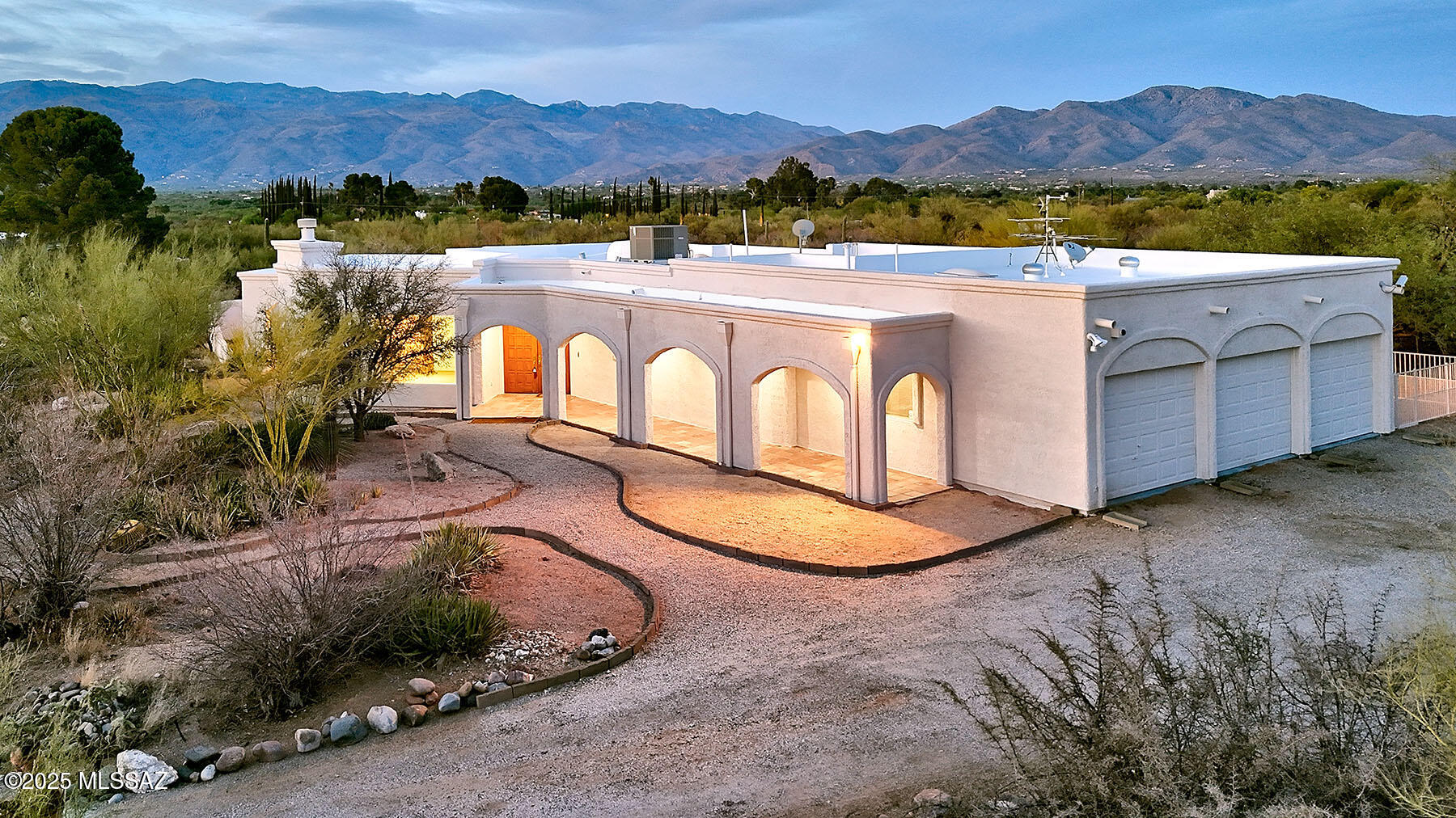 972 North Rancho Del Jefe Loop Tucson, AZ 85748 - Photo 2 of 42 DJI0204_DA
