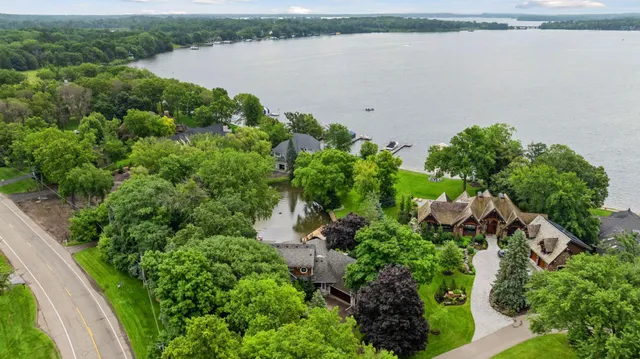 $15,000 | 3135 A Shore Drive North, Wayzata, MN 55391