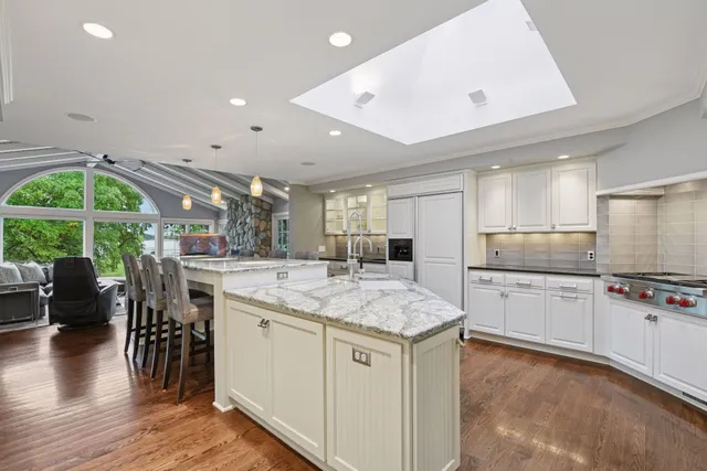 $15,000 | 3135 A Shore Drive North, Wayzata, MN 55391