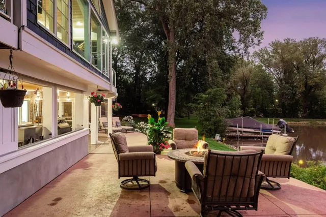 $15,000 | 3135 A Shore Drive North, Wayzata, MN 55391