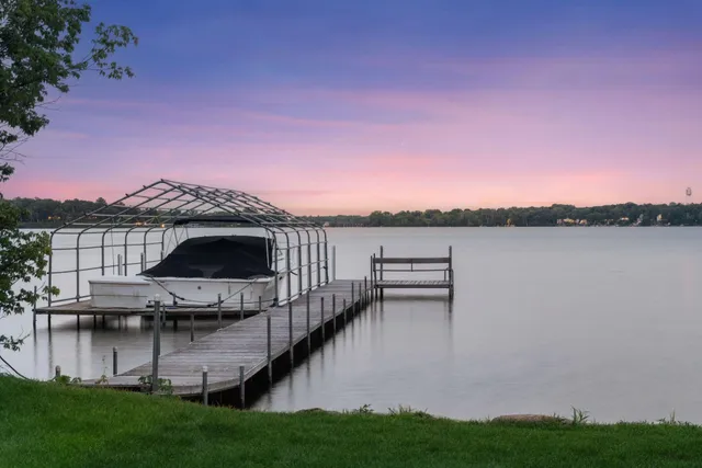 $15,000 | 3135 A Shore Drive North, Wayzata, MN 55391