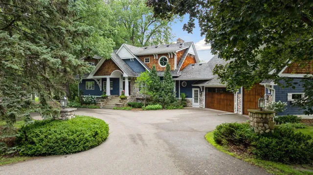 $15,000 | 3135 A Shore Drive North, Wayzata, MN 55391