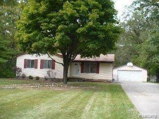21757 Berg Road Southfield, MI 48033 - Photo 1 of 7 FRONT