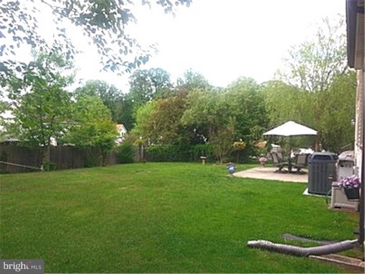 22 Blue Grass Road Clementon, NJ 08021 - Photo 7 of 25
