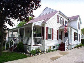 375 Roe Street Plymouth, MI 48170 - Photo 3 of 11 Right Side