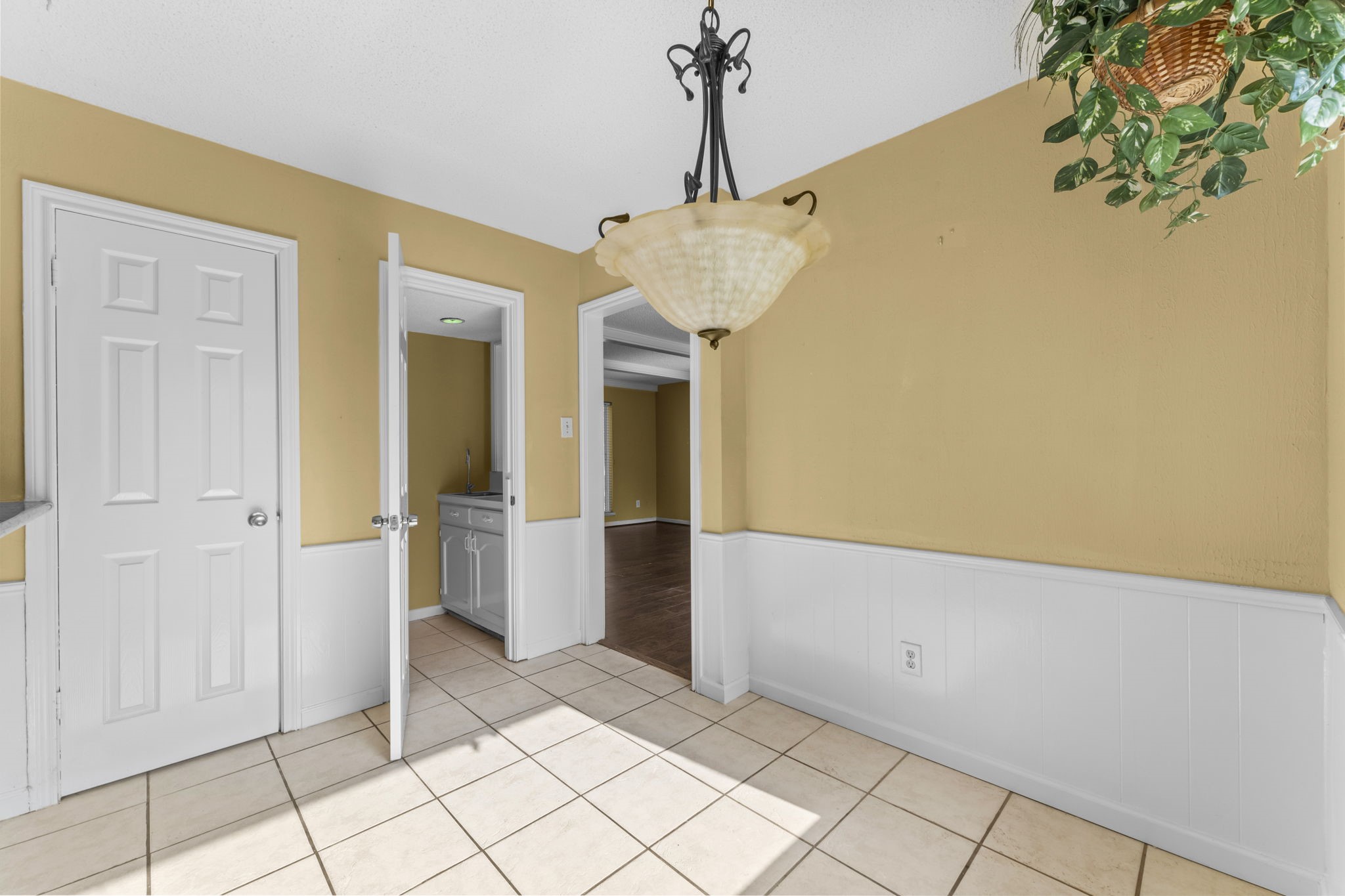 6107 Jadecrest Court Spring, TX 77389 - Photo 8 of 34