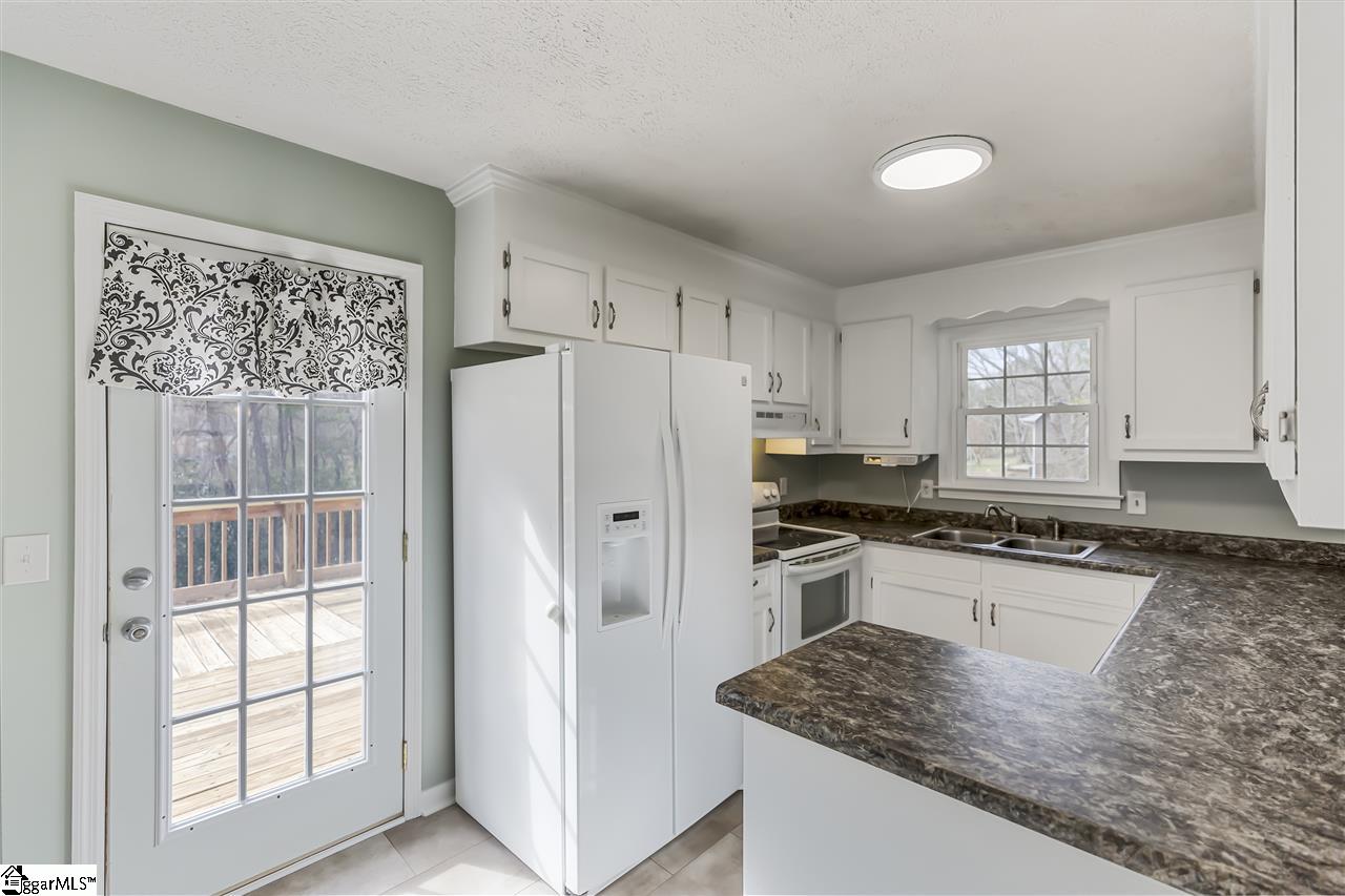 216 Seigler Road Pelzer, SC 29669 - Photo 7 of 31