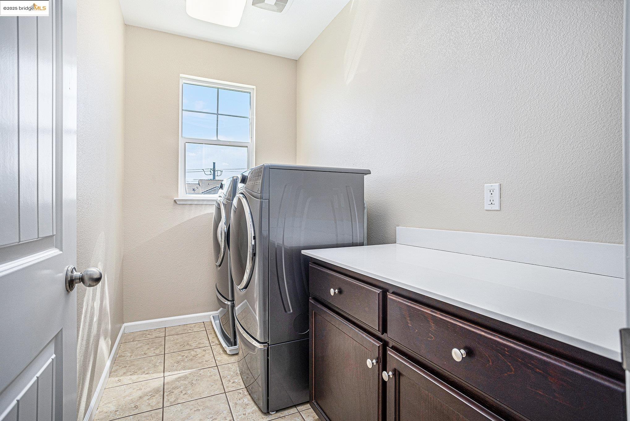 175 Halsey Way Pittsburg, CA 94565 - Photo 19 of 33 a room with storage and utility