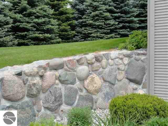 576 South Rusch Road Traverse City, MI 49696 - Photo 37 of 44 1747131-36.JPG