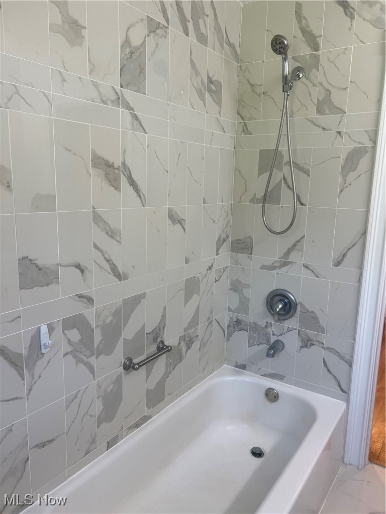 6171 Barrett Road Geneva, OH 44041 - Photo 24 of 38 Bathroom with shower combination