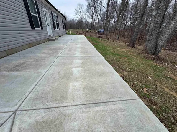 $235,000 | 9123 East Pine Road, Bloomfield, IN 47424