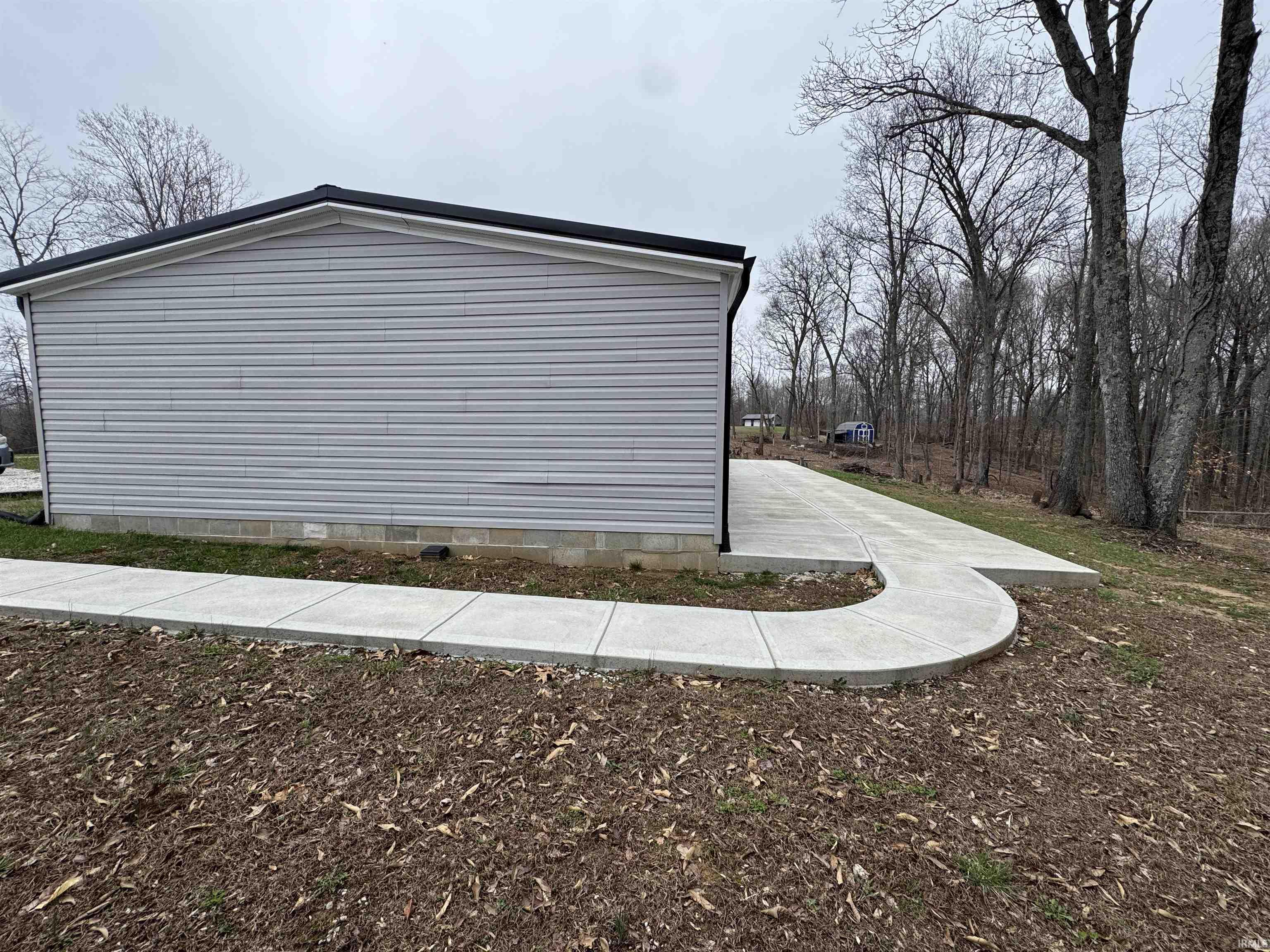 9123 East Pine Road Bloomfield, IN 47424 - Photo 5 of 23