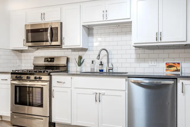 $179,900 | 2939 Byron Center Avenue Southwest, Unit A, Wyoming, MI 49519