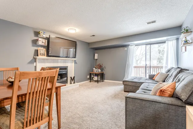 $179,900 | 2939 Byron Center Avenue Southwest, Unit A, Wyoming, MI 49519