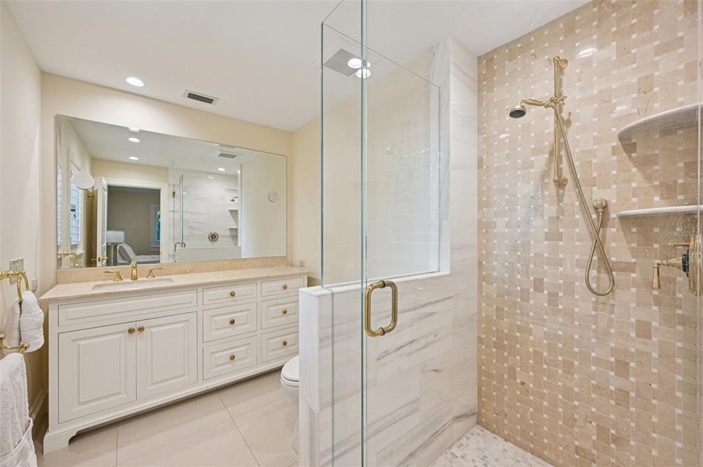 1121 Morningside Place Sarasota, FL 34236 - Photo 14 of 76