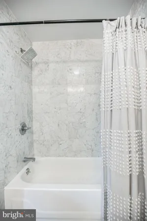 $1,950 | 1500 Chestnut Street, Unit 16I, Philadelphia, PA 19102