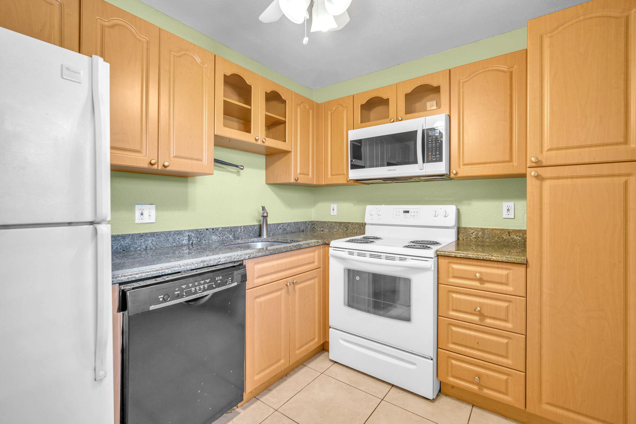 300 Northeast 26th Ave Unit 105