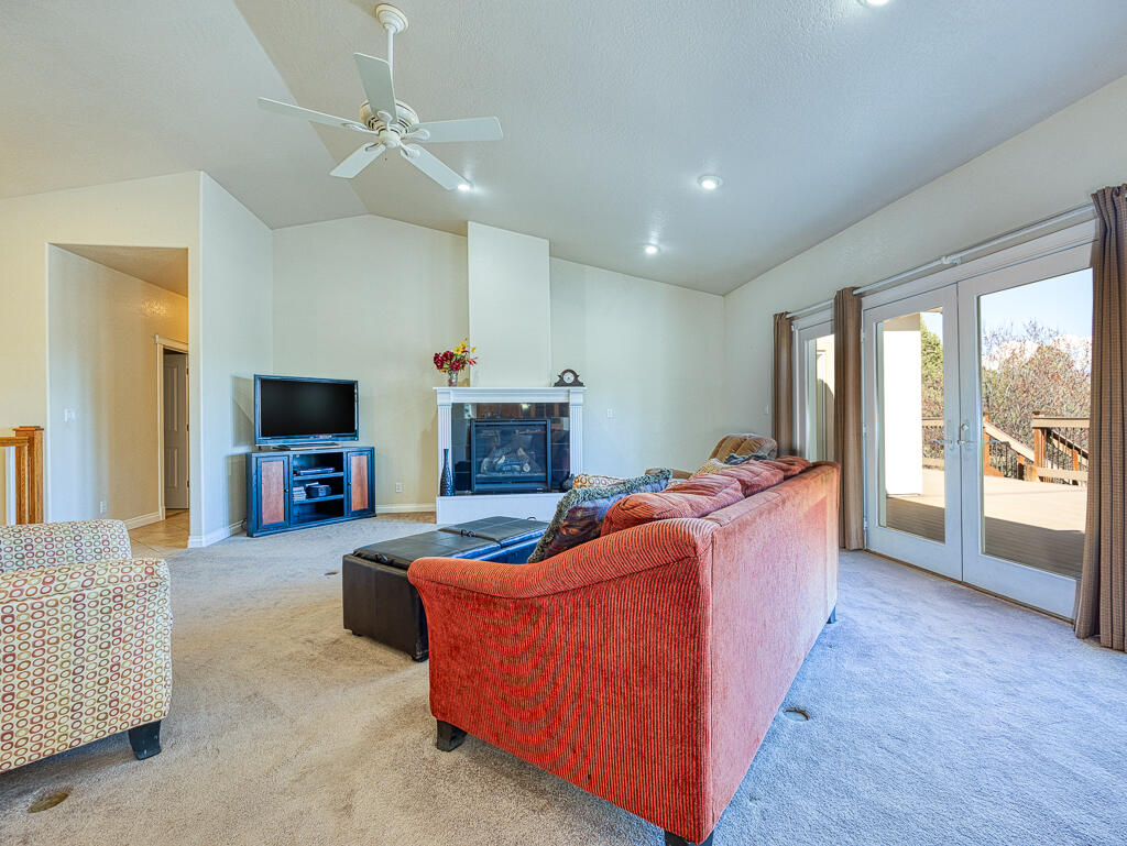 6331 Jake Road Klamath Falls, OR 97601 - Photo 13 of 75 Jake Rd-17