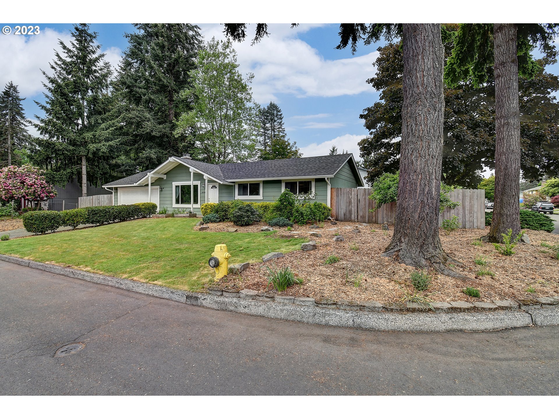 14708 Northeast 7th Street Vancouver, WA 98684 - Photo 1 of 34