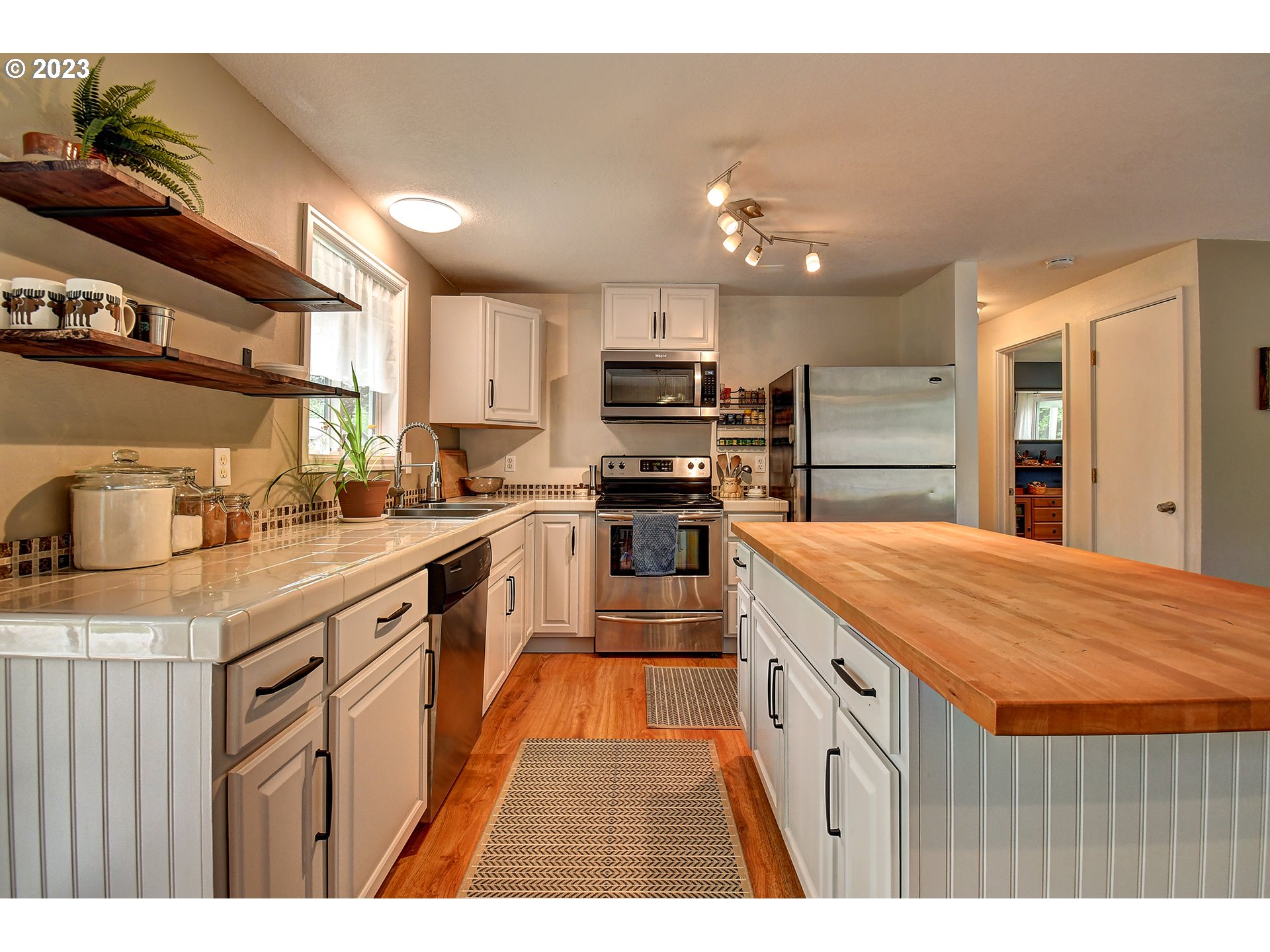 14708 Northeast 7th Street Vancouver, WA 98684 - Photo 11 of 34