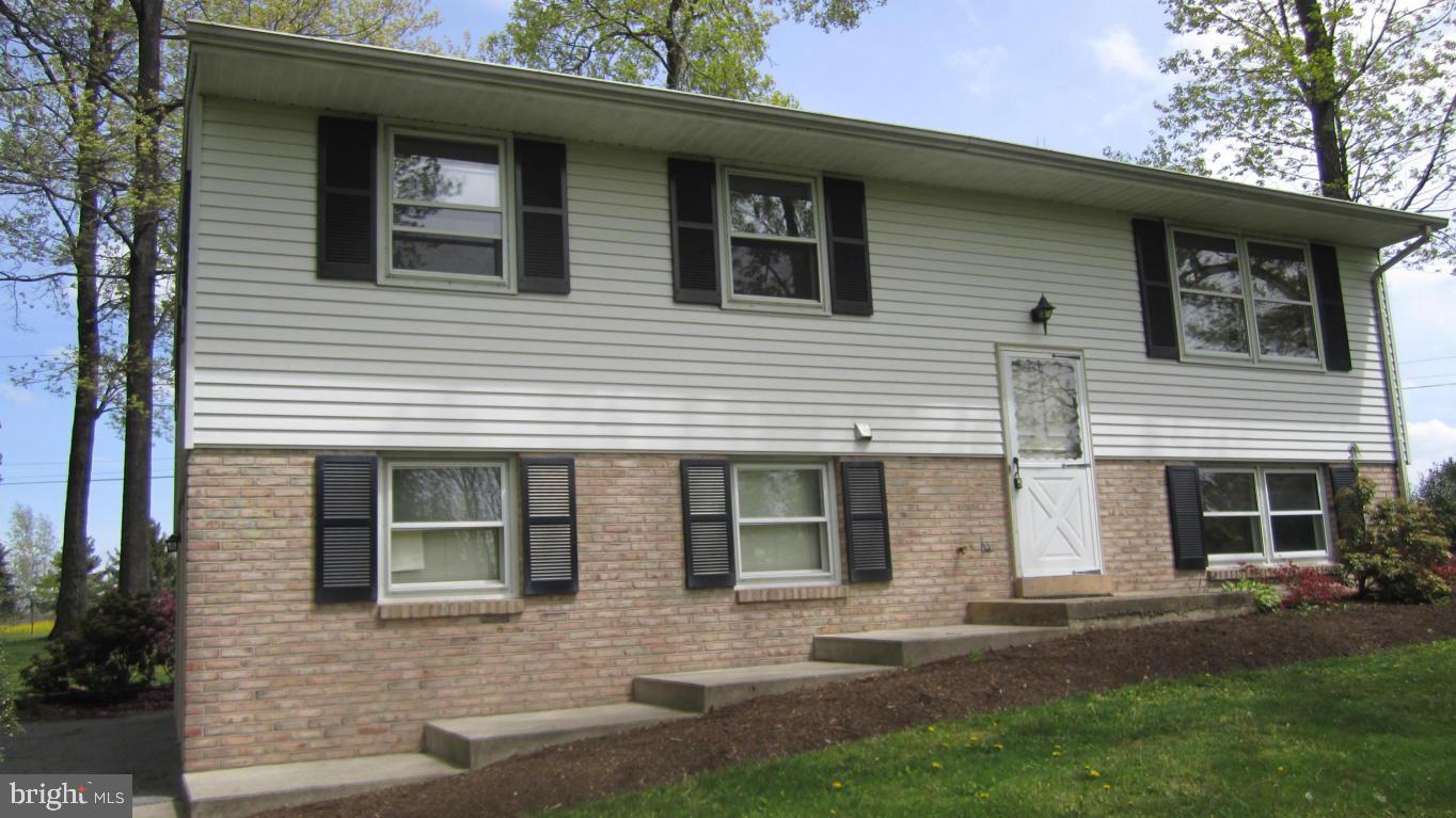 312 Golf Road Myerstown, PA 17067 - Photo 1 of 17 Gallery Image 1