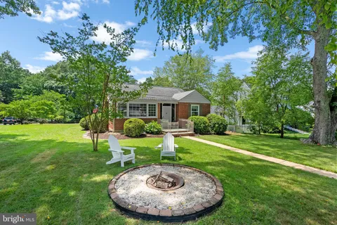 $825,000 | 4301 Agnew Avenue, Alexandria, VA 22309