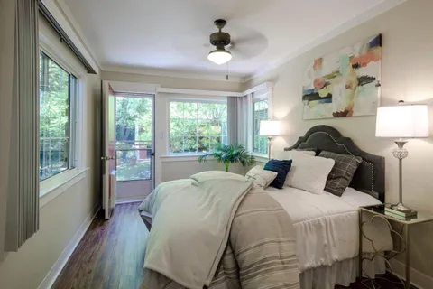 $4,950,000 | 717 Walnut Avenue, Burlingame, CA 94010