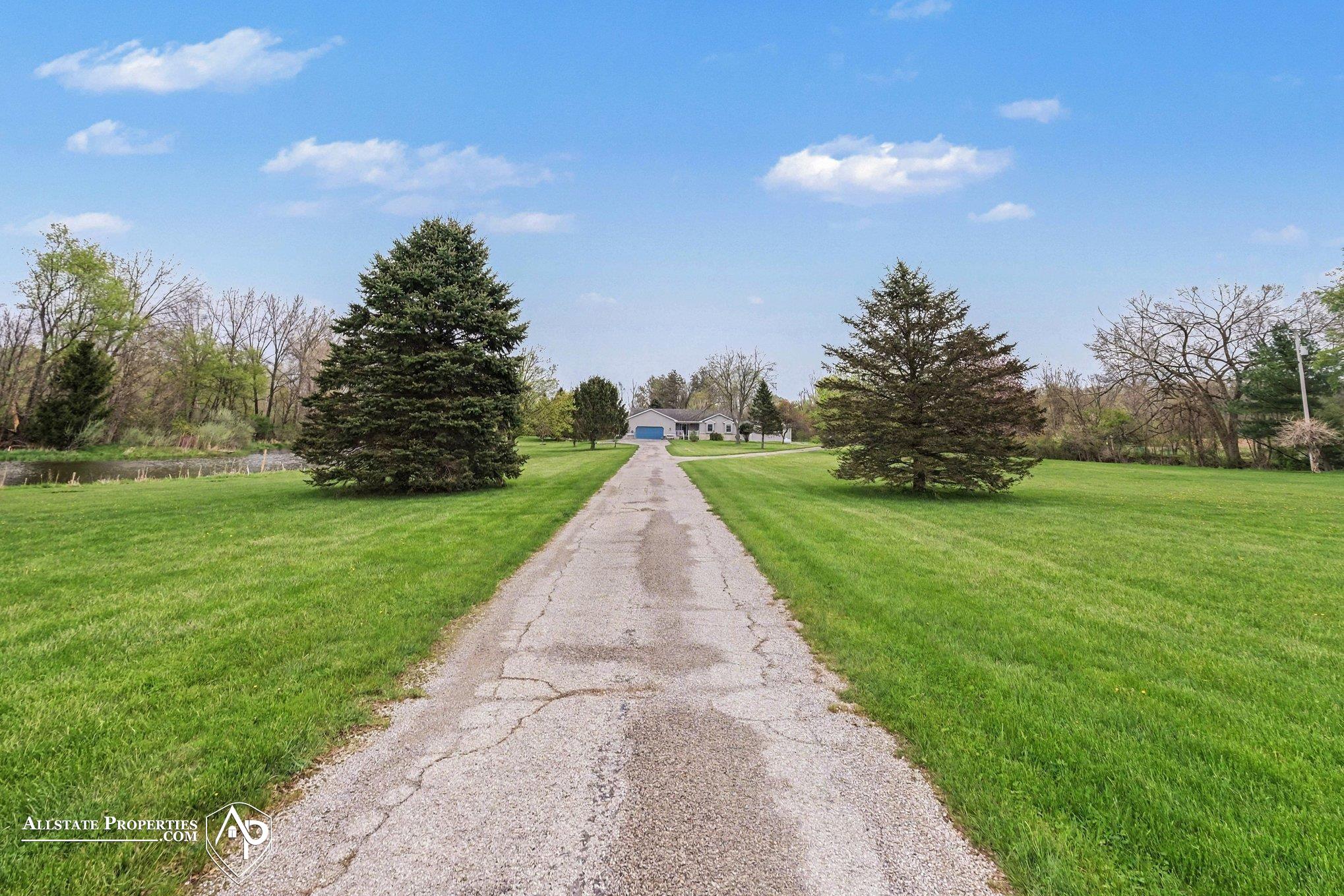 12301 South New Lothrop Road Byron, MI 48418 - Photo 2 of 27