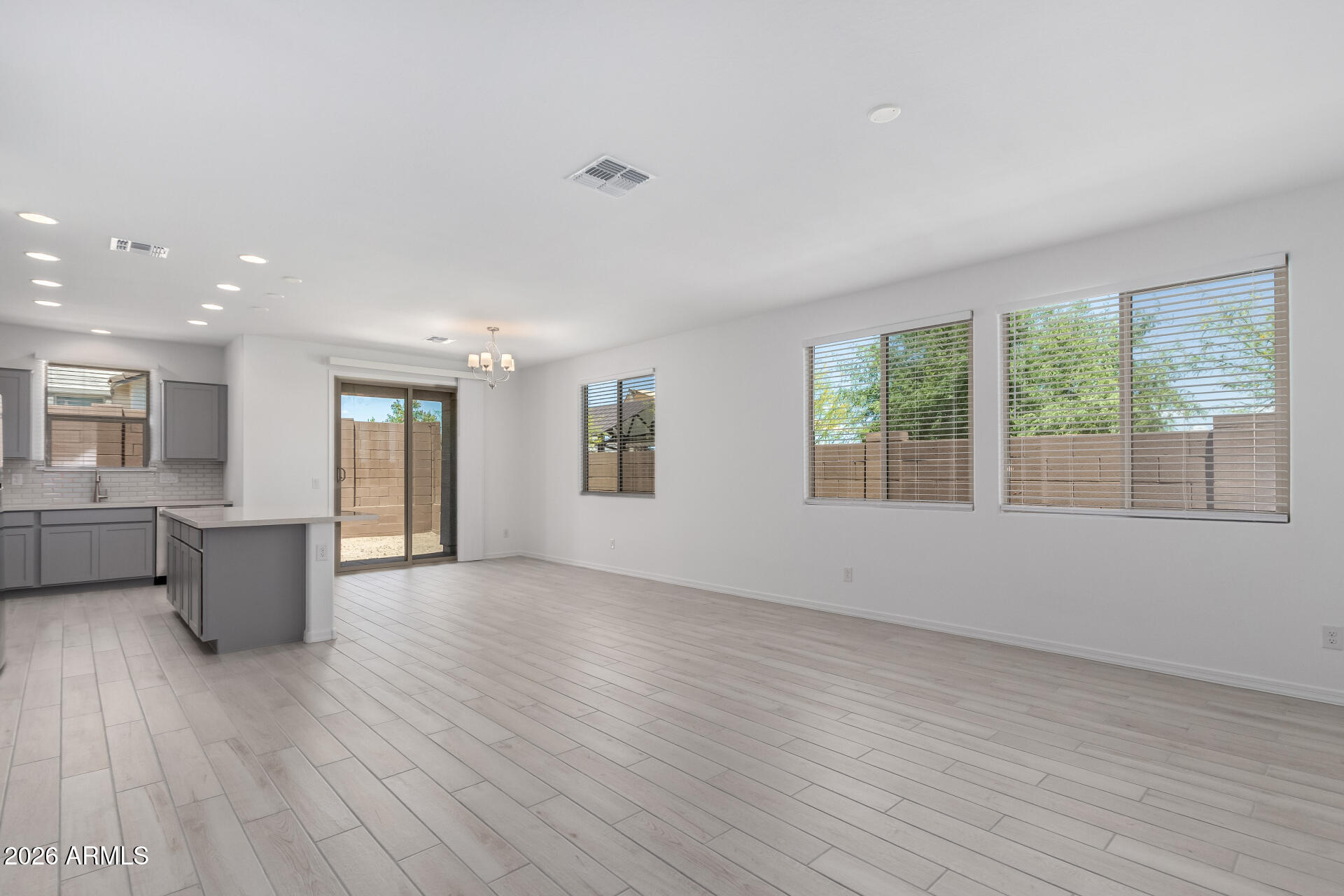 14436 West Sand Hills Road Surprise, AZ 85387 - Photo 5 of 29