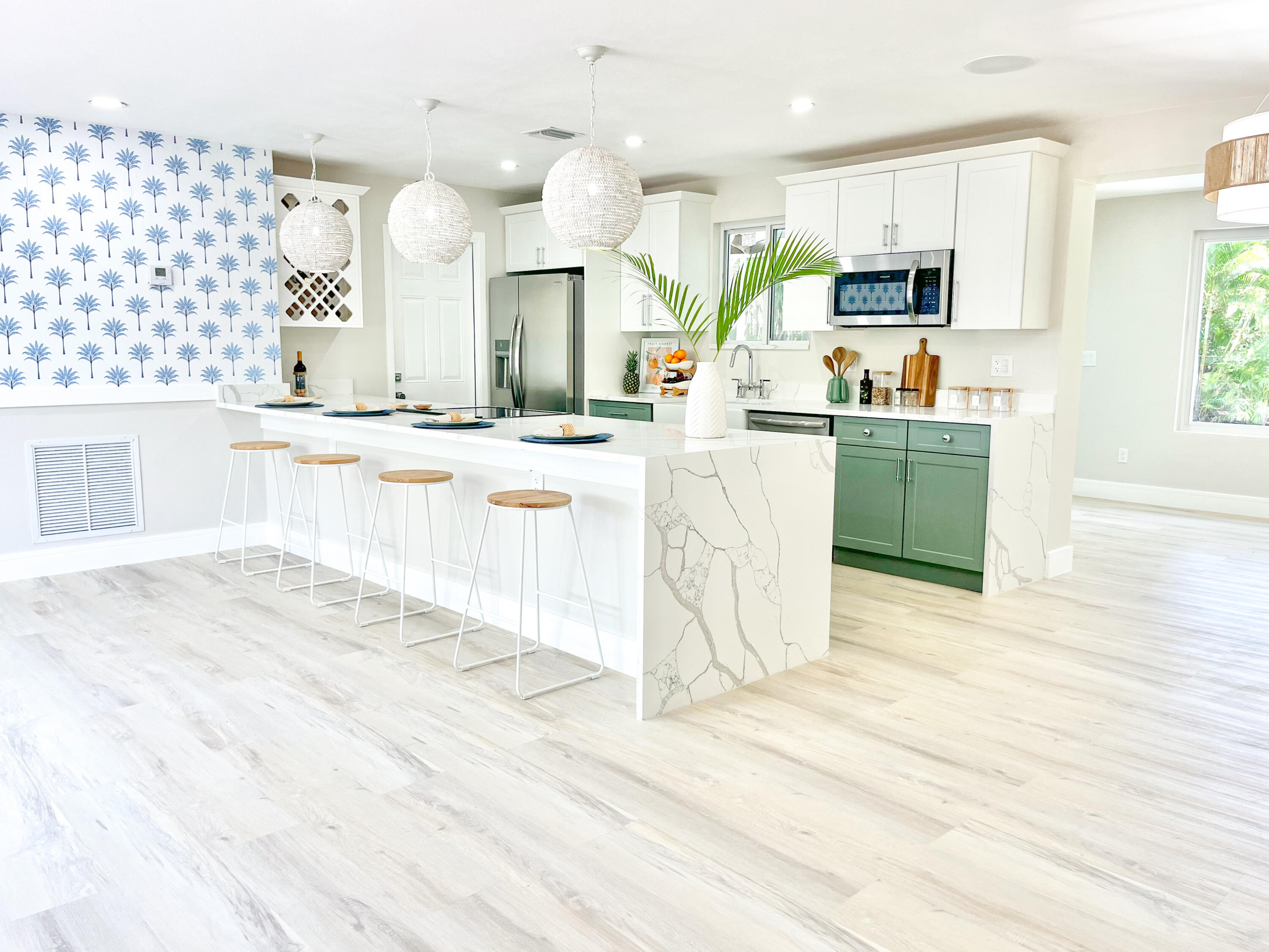 421 Southeast Edgewood Drive Stuart, FL 34996 - Photo 11 of 57 01883052-0B50-4413-A081-64E2F5EE490E